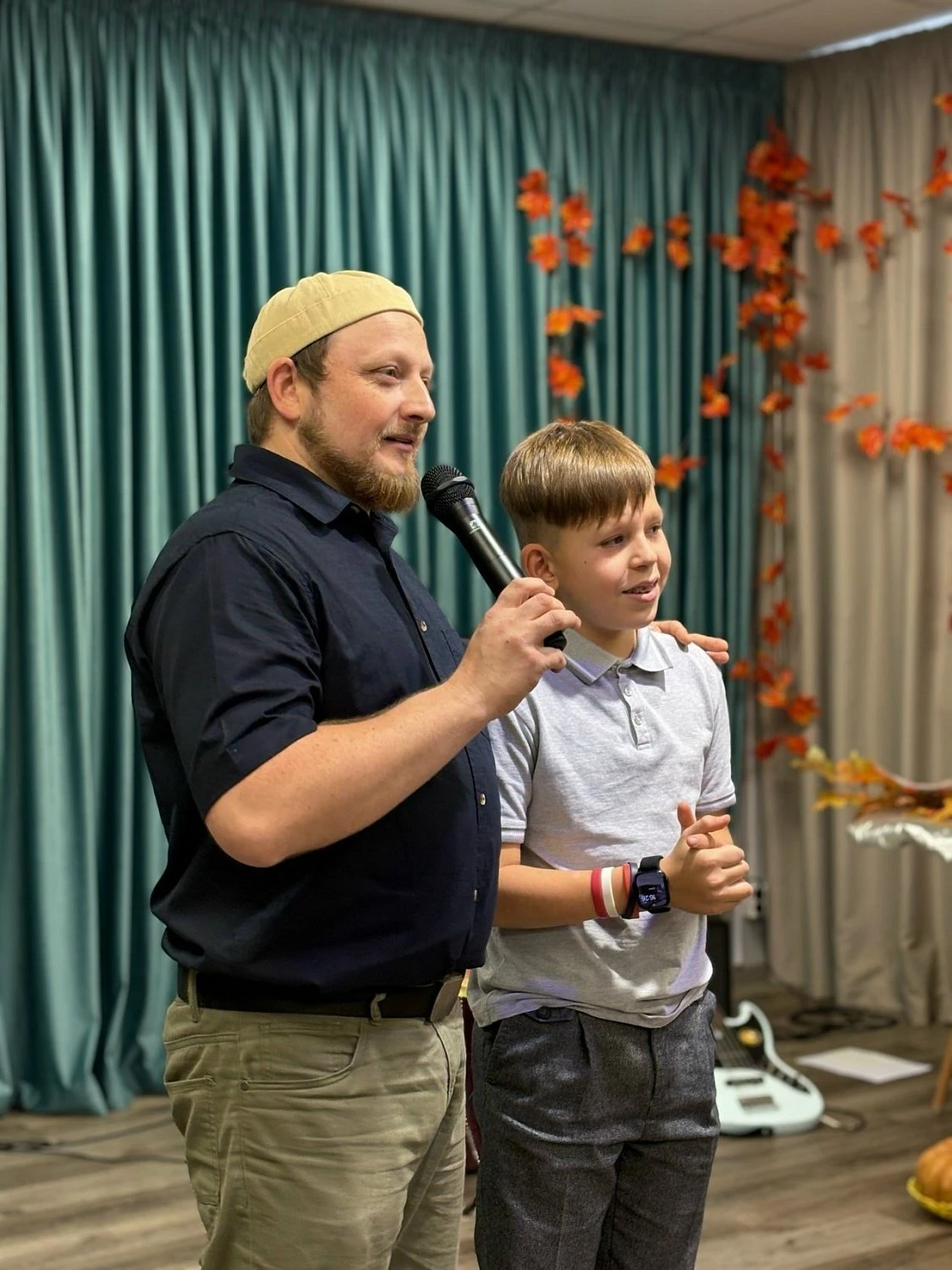 Музыкальный квартирник "Листья желтые над городом кружатся"